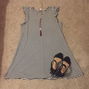 Old Navy Stripe Ruffle Sleeve Dress